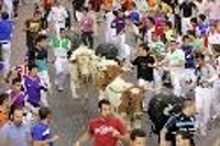 S.S.Continúan en el hospital los dos heridos del encierro del viernes a la espera de más pruebas médicas