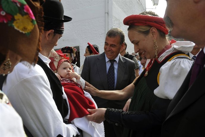 El Presidente De La DPH, Antonio Cosculluela, En Ansó.                    