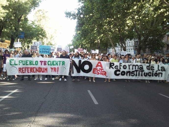 Manfiestación De Indignados Contra La Reforma Constitucional