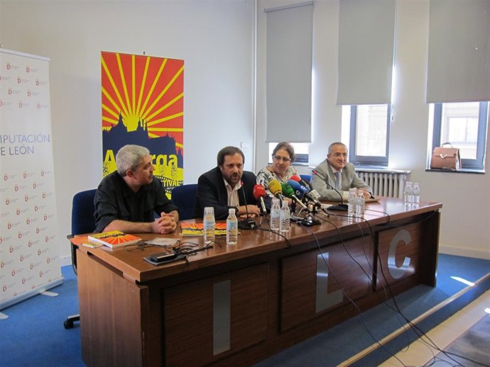 El Director Del Festival Y Responsables Del Ayuntamiento Y Caja España-Caja Duer