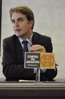 Roberto Bermúdez De Castro En Su Comparecencia En Las Cortes De Aragón 