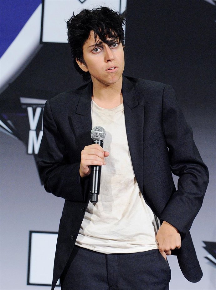 Lady Gaga Vestida De Hombre