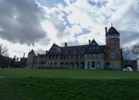 Representantes de Bildu en Gipuzkoa reciben al lehendakari antes del primer Consejo de Gobierno en San Sebastián