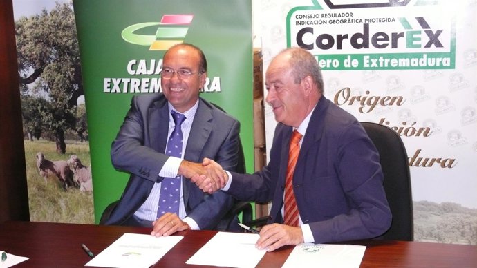 Firma Convenio Corderex-Caja Extremadura