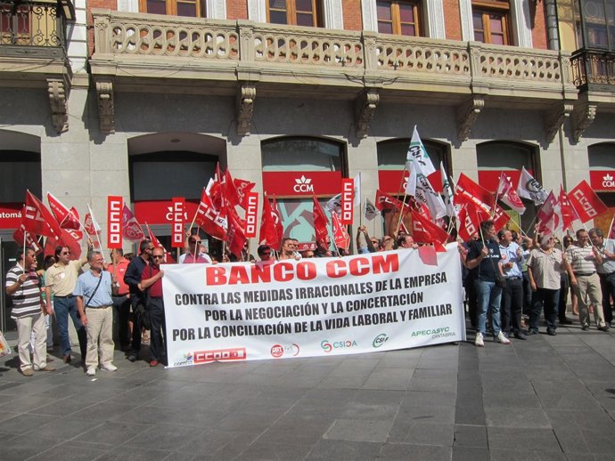 Trabajadores De Banco CCM