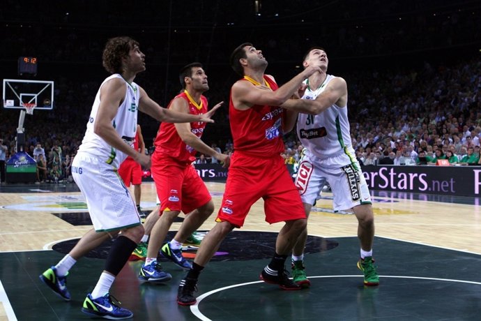 España- Lituania En Juego. Selección Española De Baloncesto