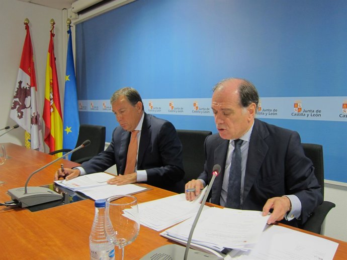 Los Consejeros De Educación Y Economía En Una Comparecencia Conjunta