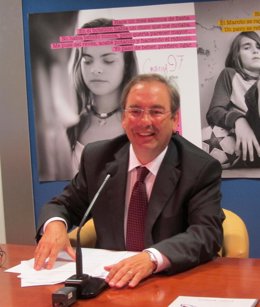 El Conseller De Sanidad, Luis Rosado