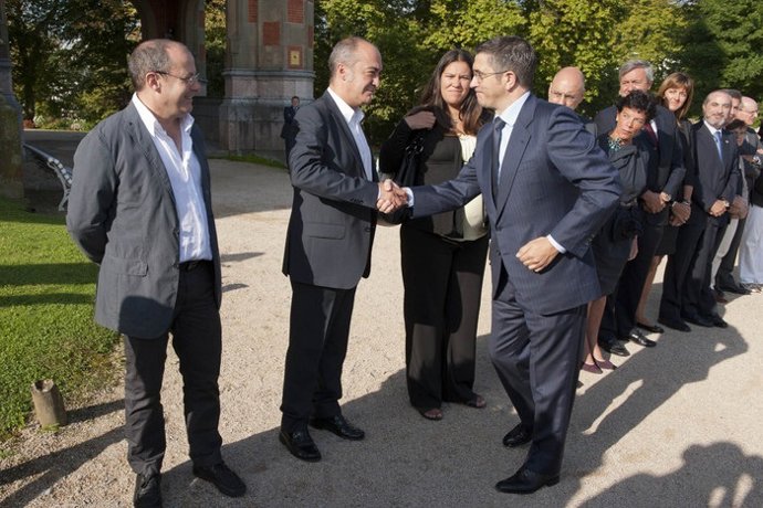 El Lehendakari Saluda Al Diputado General De Gipuzkoa, Martin Garitano.