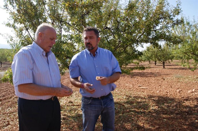 El Director De Industria Agroalimentaria Y El Concejal De Lorca 