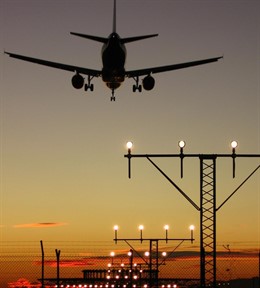 Aeropuerto Despegue Avión Por La Noche