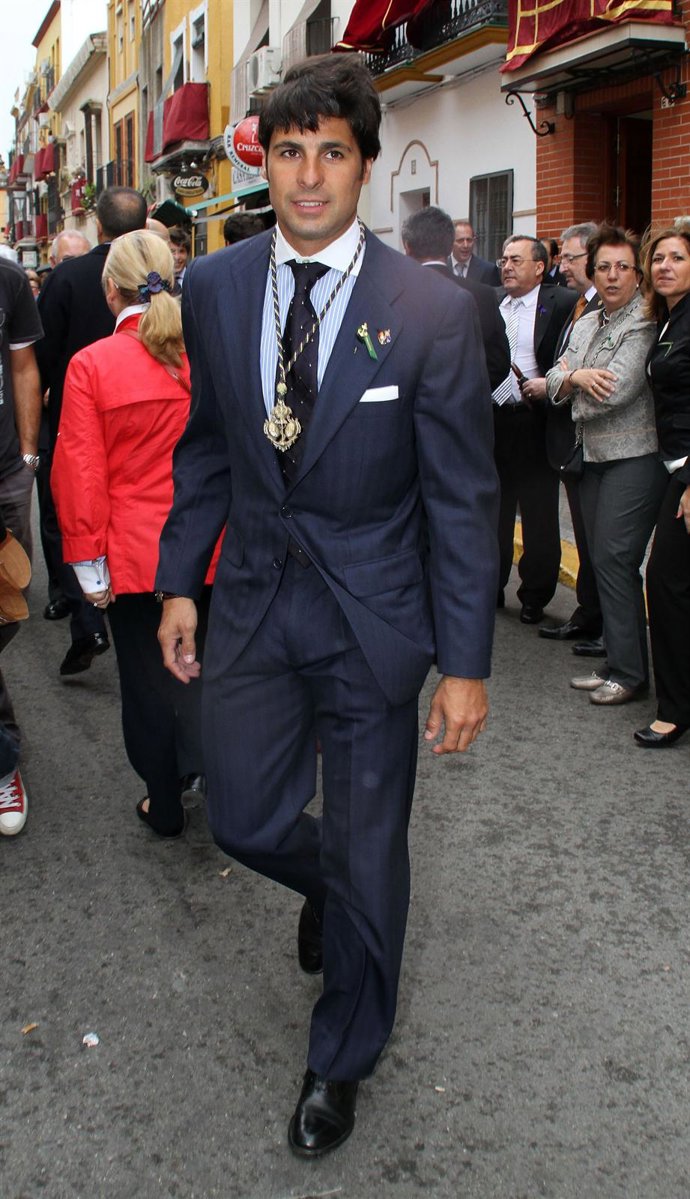 Fran Rivera Andando Por La Calle