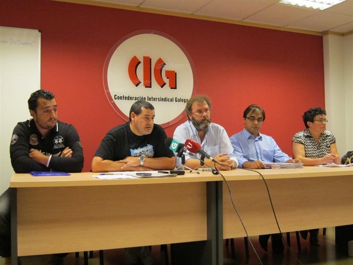 Miembros De La Cig En Rueda De Prensa