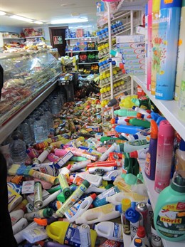 Comercios Destrozados Por El Terremoto De Lorca