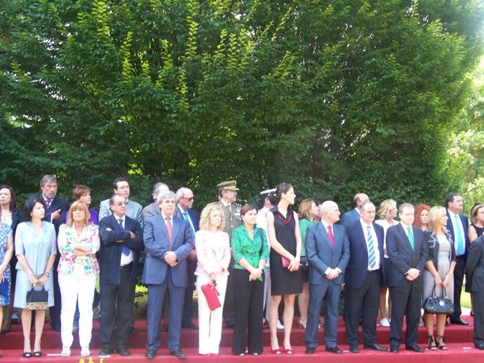 Autoridades En El Día De Las Instituciones De Cantabria 