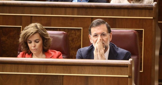 Soraya Sáenz De Santamaría Y Mariano Rajoy En El Pleno Del Congreso