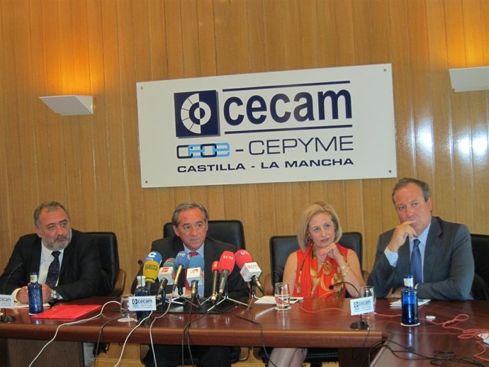 Maria Dolores Espionosa Patronal Farmaceútica 