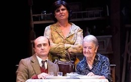 Escena De La Obra Teatral 'El Pisito', De Rafael Azcona