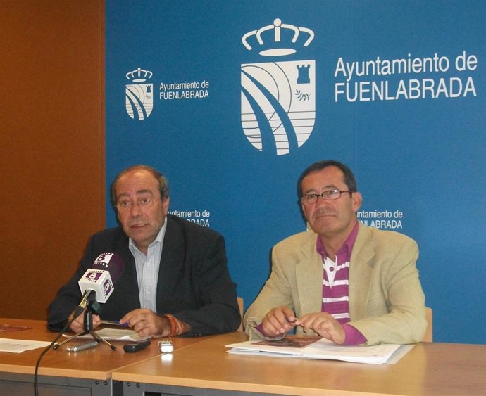 El Alcalde De Fuenlabrada, Manuel Robles, Presenta Su Programa De Becas De Libro