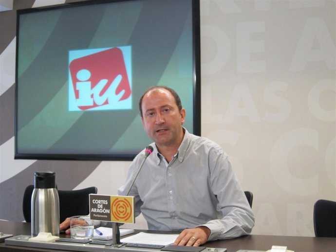 El Diputado De Izquierda Unida En Las Cortes De Aragón, Luis Ángel Romero.