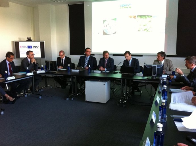 El Conseller F.X. Mena Y El Comisario Europeo De Política Regional En Barcelona