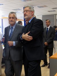 Griñán espera que el "electoralismo" de Arenas "no impida" el consenso sobre el Guadalquivir