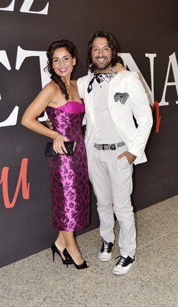 Rafael Amargo Junto A Una Amiga