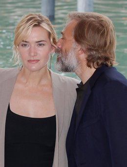 Kate Winslet Y Christoph Waltz Presentan Un Dios Salvaje