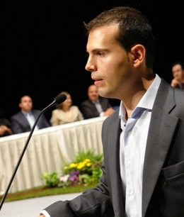 El Portavoz Del Grupo De Concejales De La ULEG, Carlos  Delgado