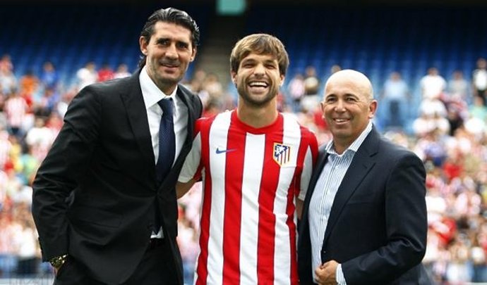 Diego Ribas En Su Presentación Como Jugador Del Atlético De Madrid
