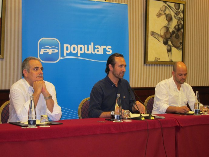 Ramis, Bauzá Y Fidalgo Tras La Junta Directiva.