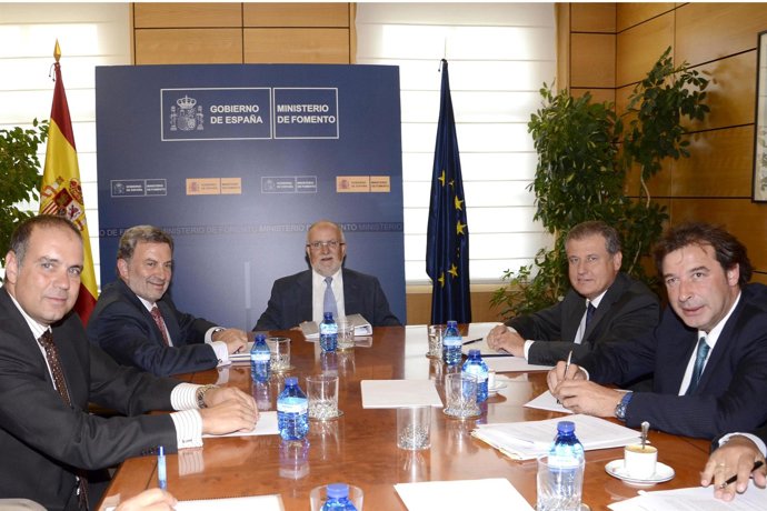 Los Consejeros Cántabros Con El Secretario De Estado 