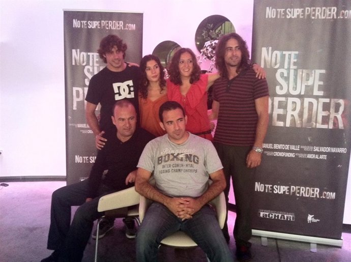 Miembros Del Equipo De Rodaje Y Actores.