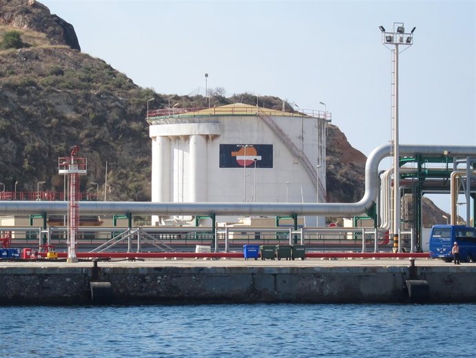Instalación De Repsol En Cartagena