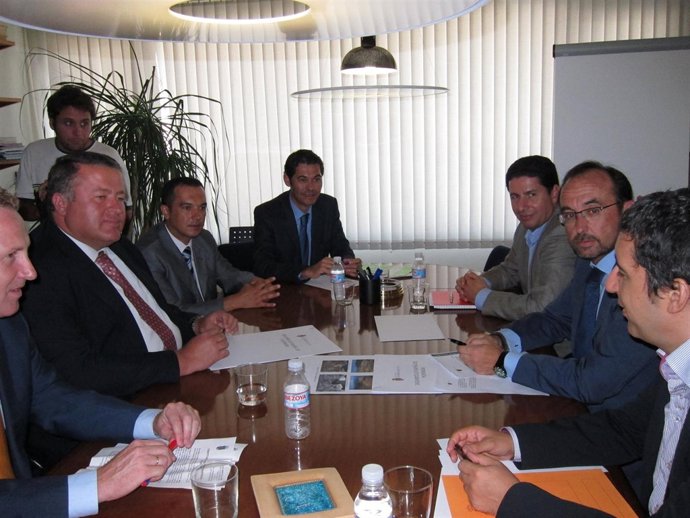 Bernabé, Sevilla, Marín Y Cruz En El Encuentro