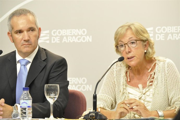 Los Directores Generales De Educación Ana Grande Y Manuel Magdaleno.