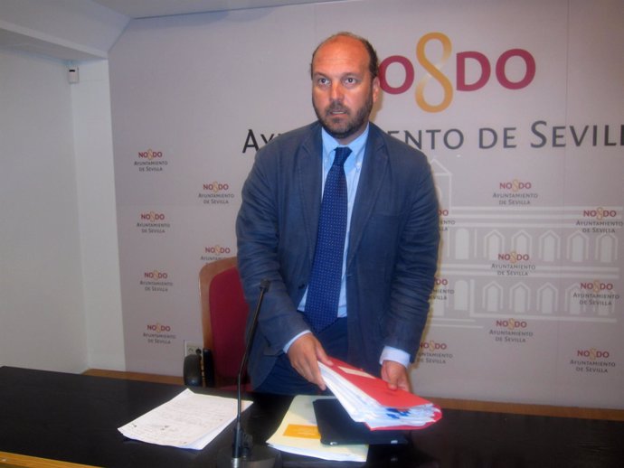 El Portavoz Del Gobierno Municipal En Ayuntamiento De Sevilla, Francisco Pérez