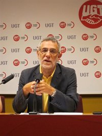 Prieto dice que Terciado "tiene que pisar más" CyL y cree "un mundo" que haya 160.000 trabajadores sin convenio