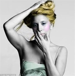 Captura Del Video 'Haus Of U Featuring Nymph' De Lady Gaga