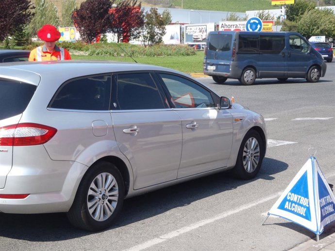 Un Vehículo En Un Control De Alcohol.