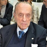 Manuel Fraga deja la política después de 60 años