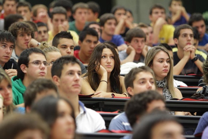 Jornada De Acogida A Los Nuevos Alumnos De La UPNA.
