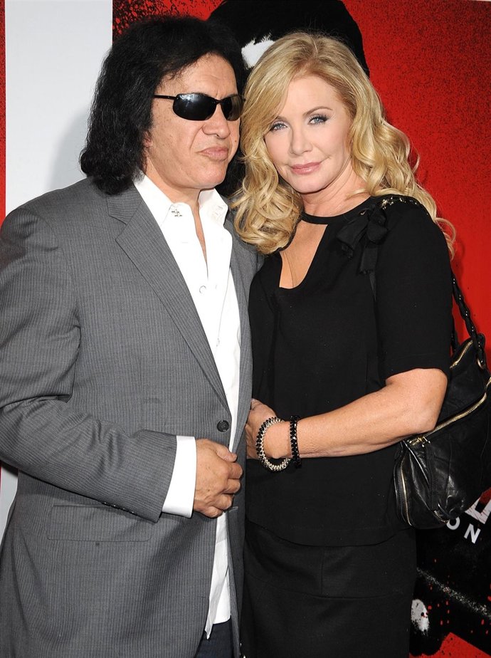 Gene Simmons, Del Grupo Kiss, Y Shannon Tweed Se Casan