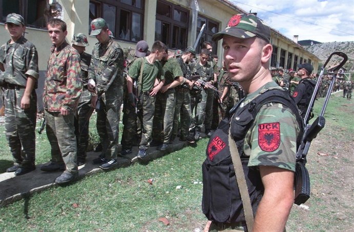 Guerrilleros Del Ejercito De Liberación De Kosovo (ELK)