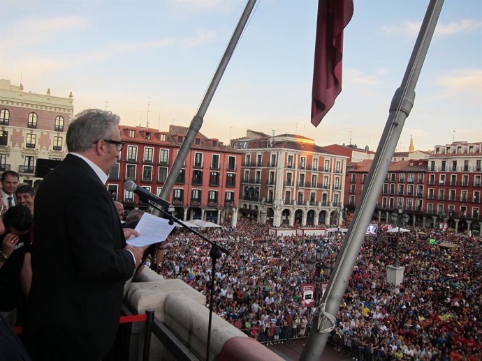 Leo Harlem Durante La Lectura Del Pregón