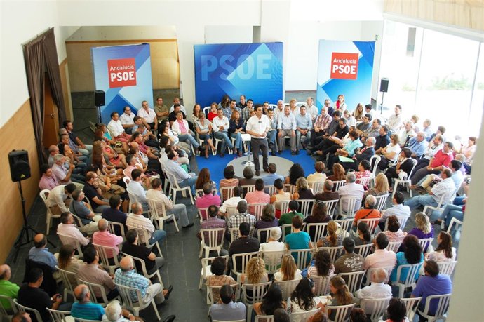 Jiménez En Un Acto En Punta Umbría (Huelva)