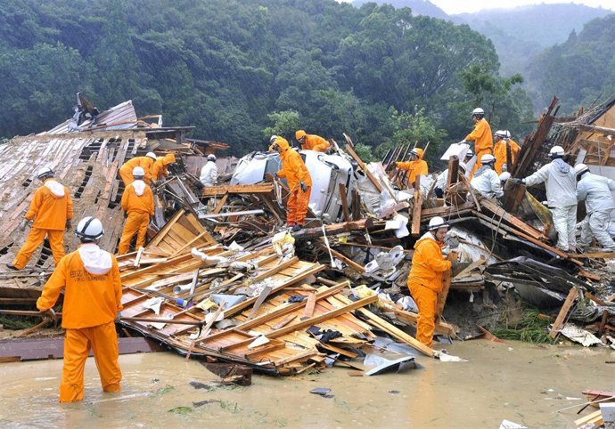 Destrozos Causados Por La Tormenta Tropical 'Talas' En Japón