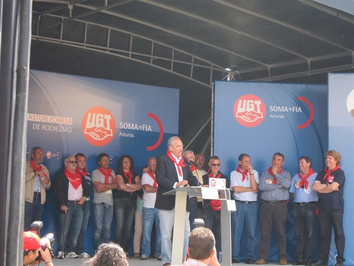 Alfonso Guerra En La Fiesta De Rodiezmo (León)