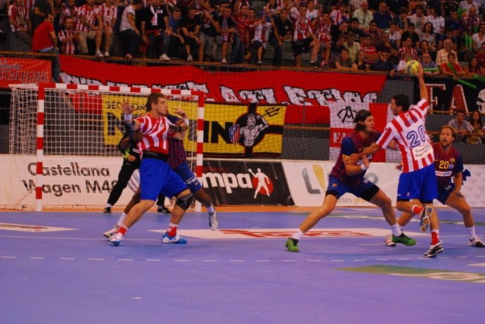 El BM Atlético Madrid Se Lleva El Título Tras Arrollar 33-26 Al FC Barcelona