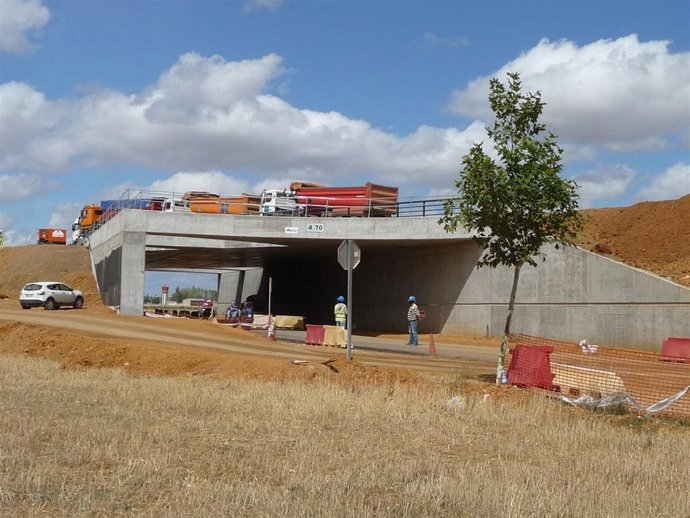 Prueba De Carga De La Pérgola Entre Bercianos Y Santas Martas 